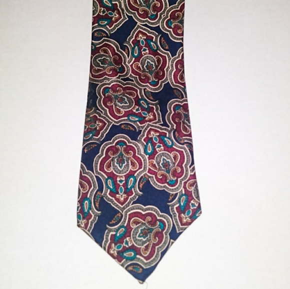 Pure Silk Van Heusen Tie - Picture 8 of 8